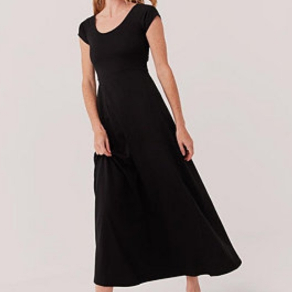 Glamour black scoop neck flutter cap sleeve midi dress. Size 14